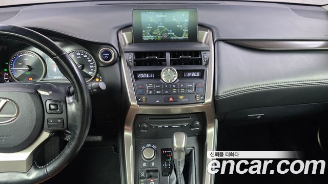 Лексус NX300h 2017 — миниатюра 15