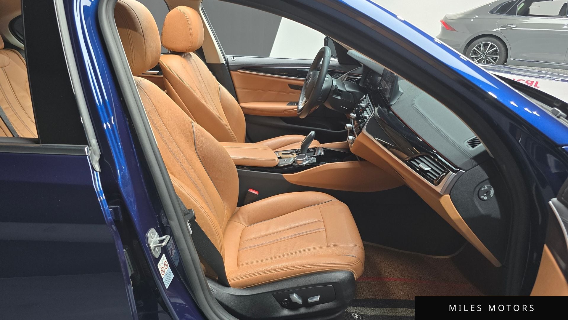 BMW 5 Series (G30) 2020 — миниатюра 10