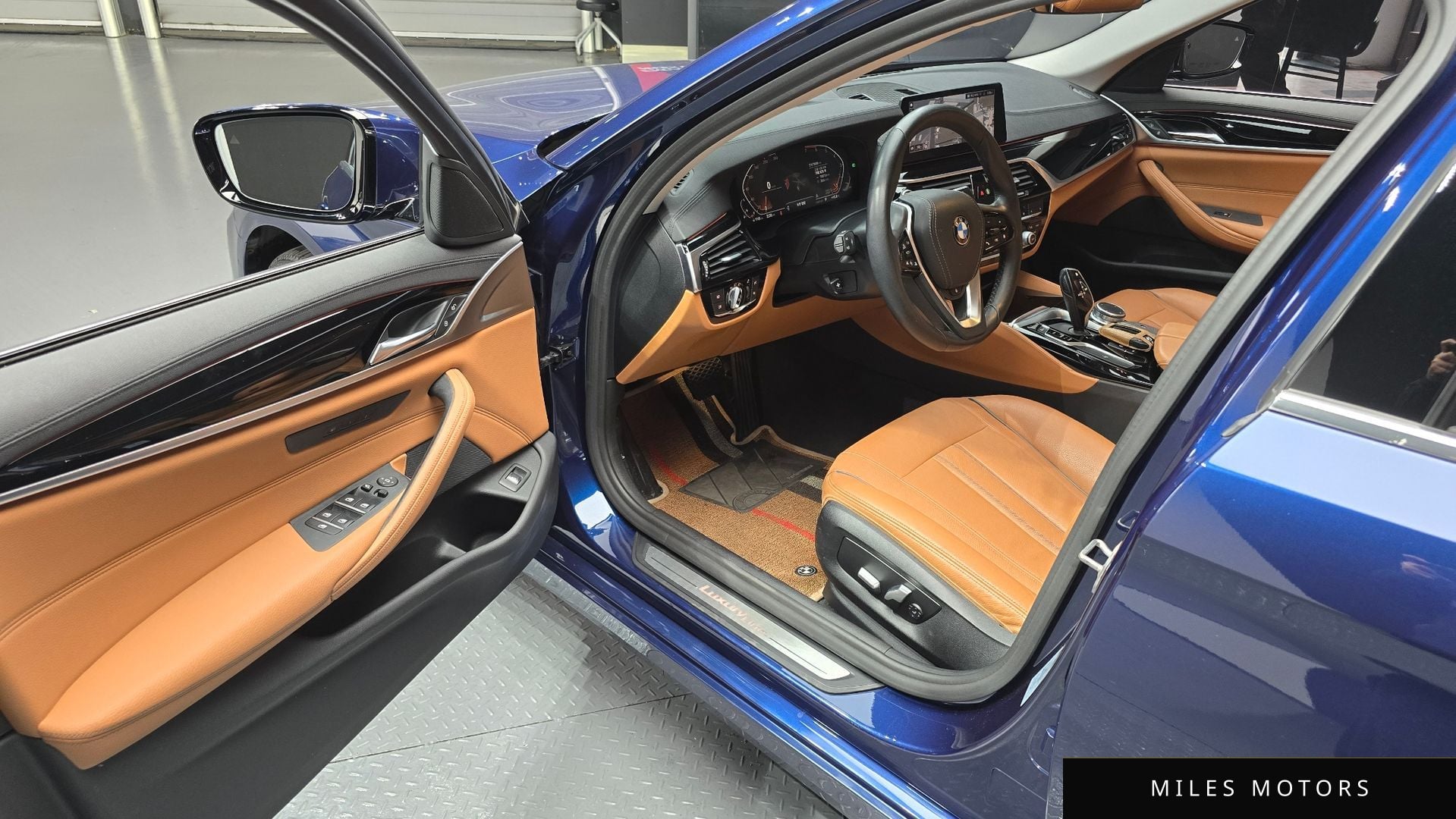 BMW 5 Series (G30) 2020 — миниатюра 11