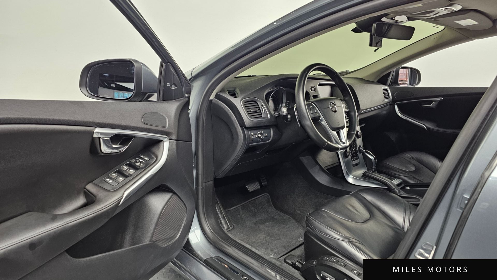 Volvo V40 2018 — миниатюра 10