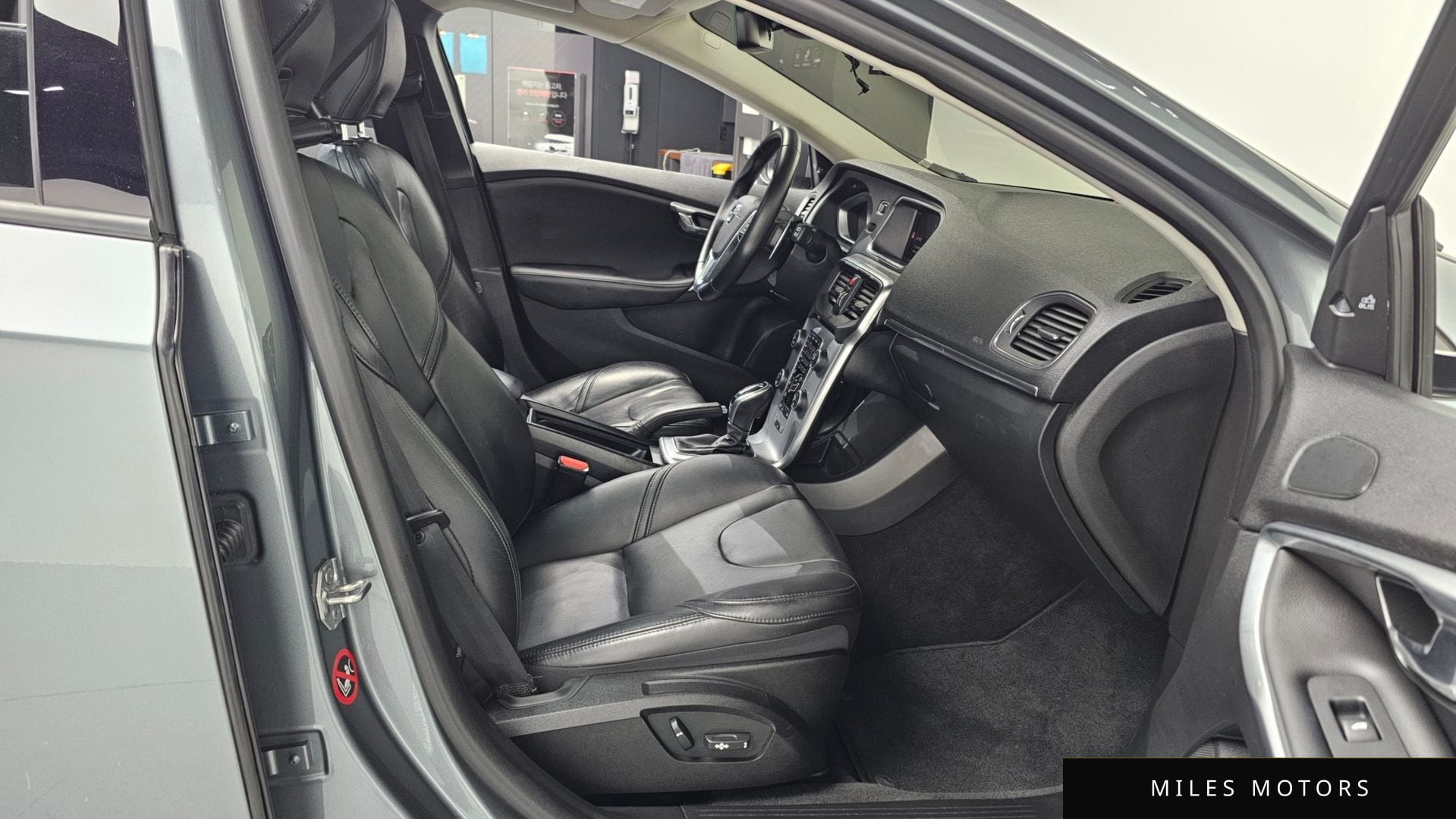 Volvo V40 2018 — миниатюра 11