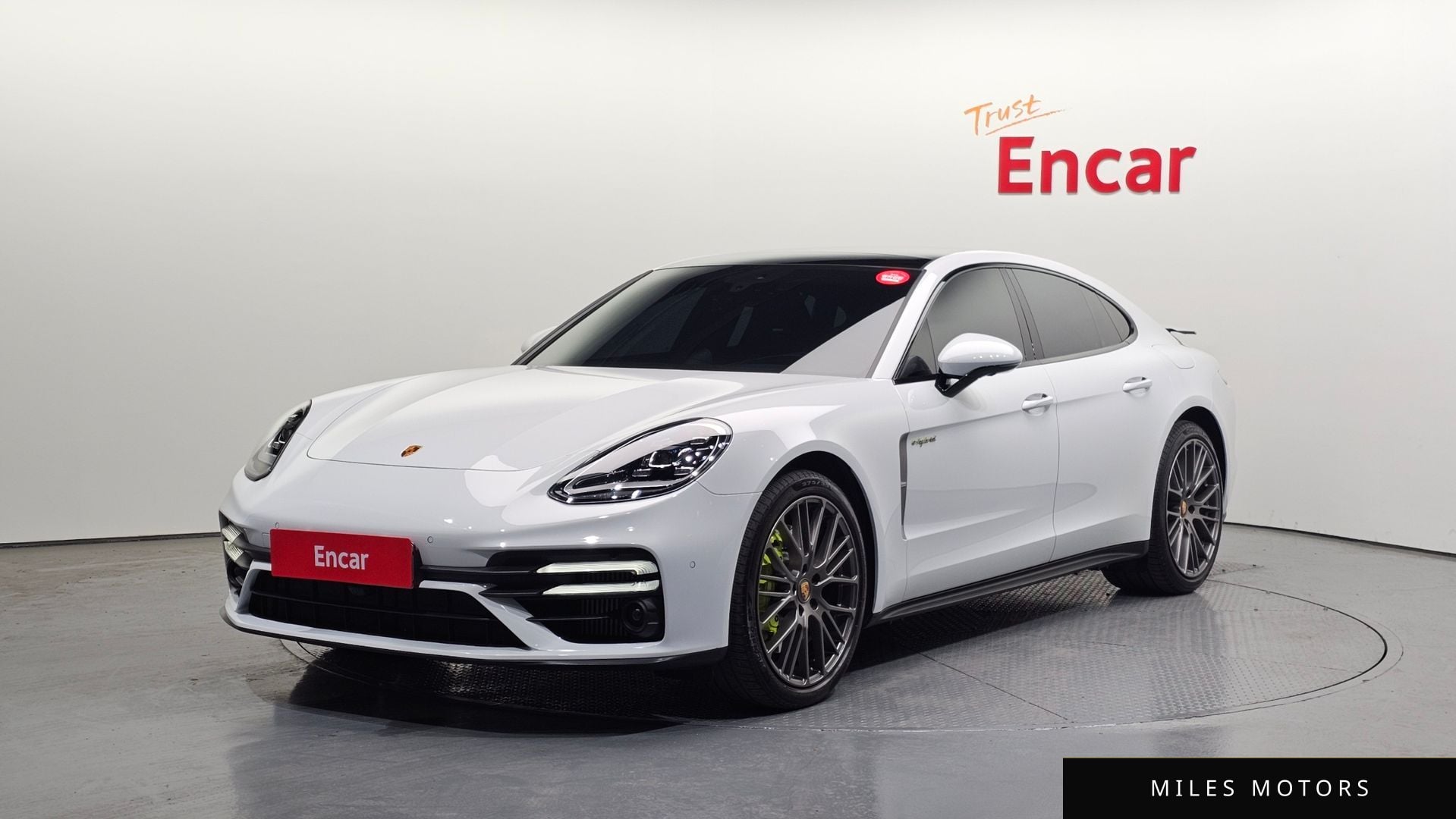 Porsche Panamera 2023 — фото 1 из 12
