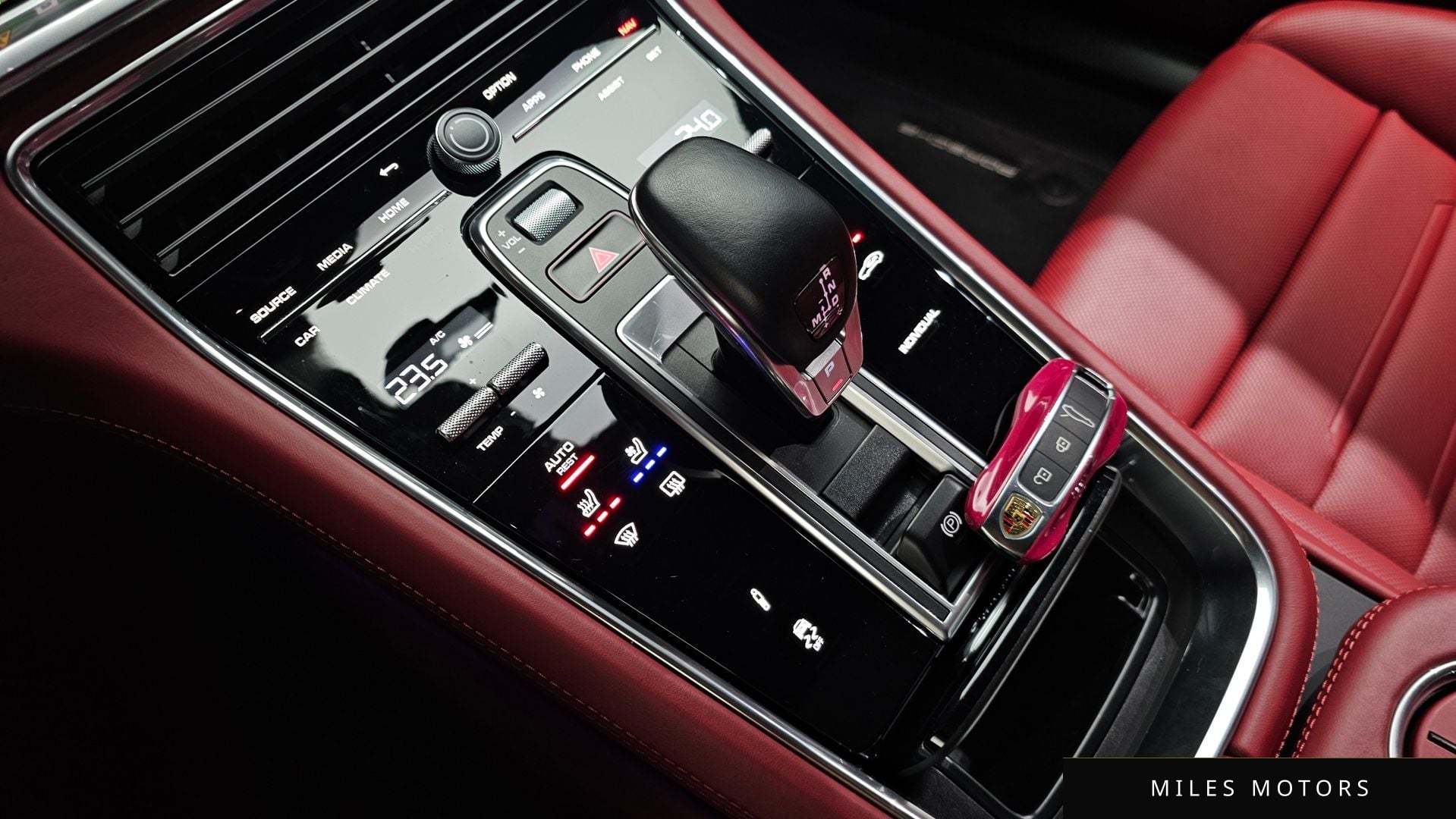 Porsche Panamera 2023 — миниатюра 9