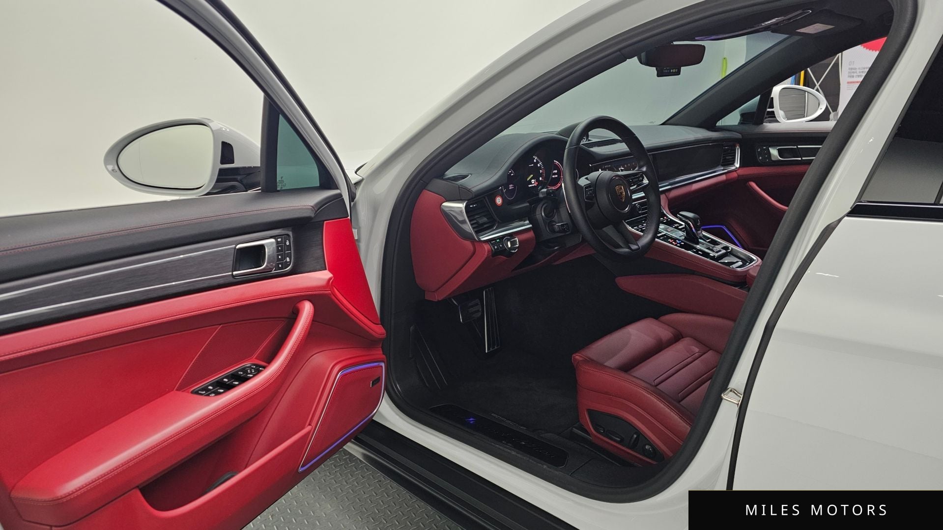 Porsche Panamera 2023 — миниатюра 10