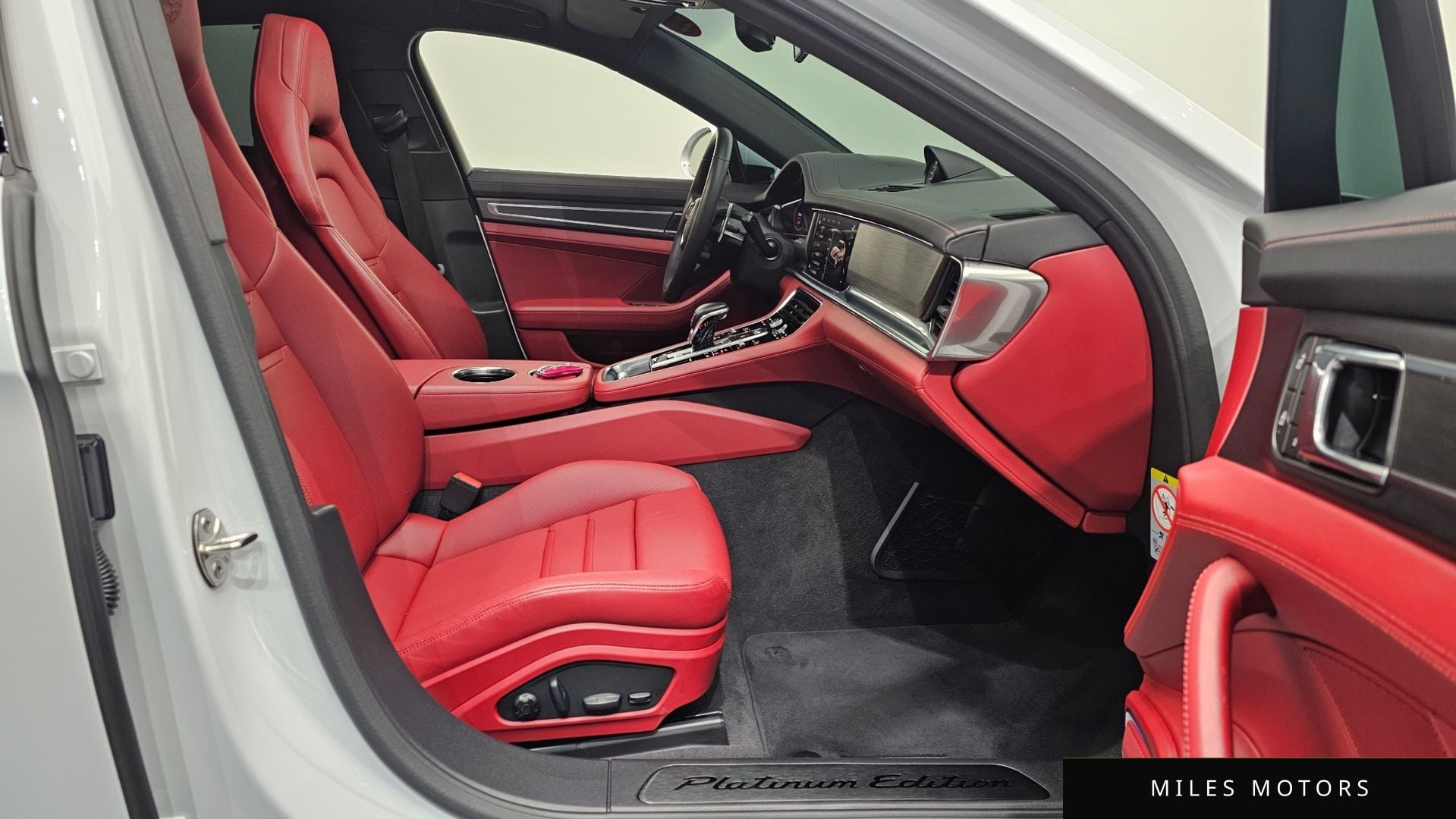 Porsche Panamera 2023 — миниатюра 11