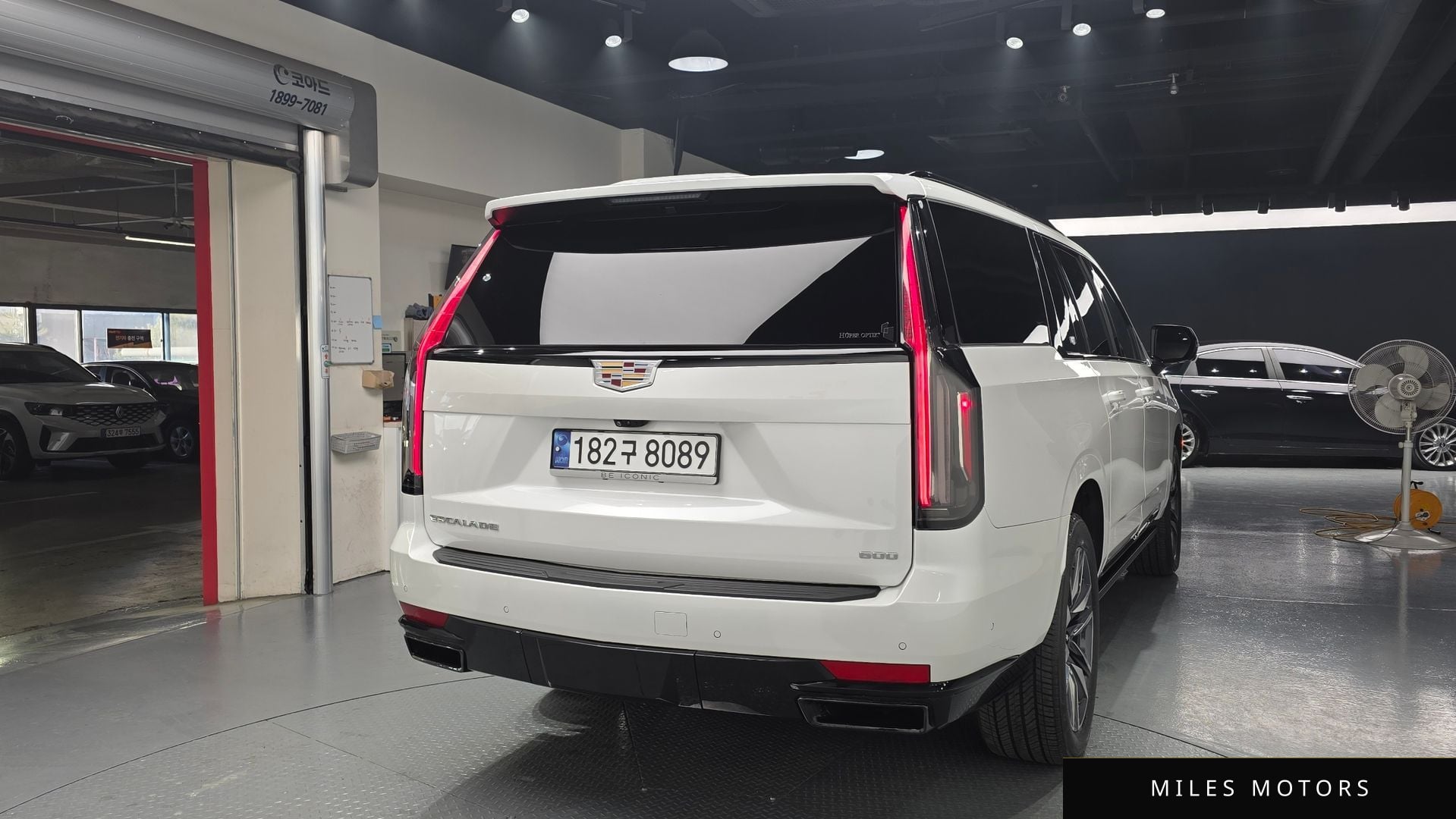 Cadillac Escalade 2023 — миниатюра 4