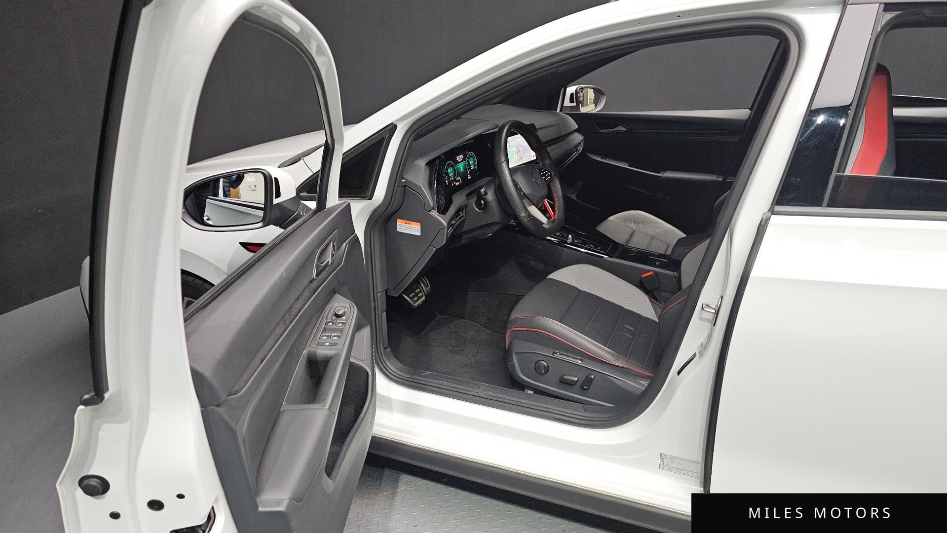 Volkswagen Golf 2024 — миниатюра 10