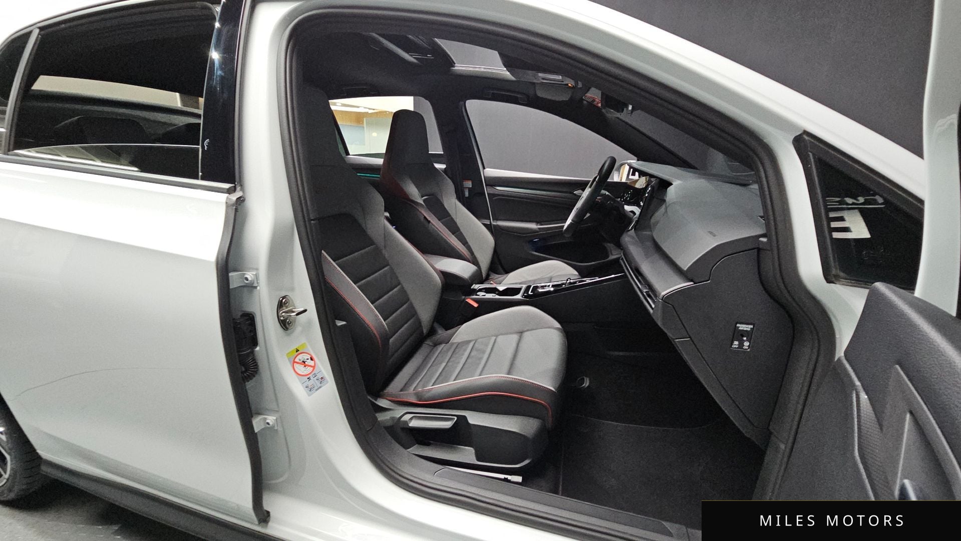 Volkswagen Golf 2024 — миниатюра 11