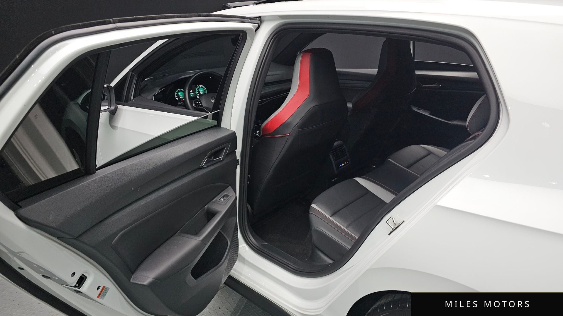 Volkswagen Golf 2024 — миниатюра 12