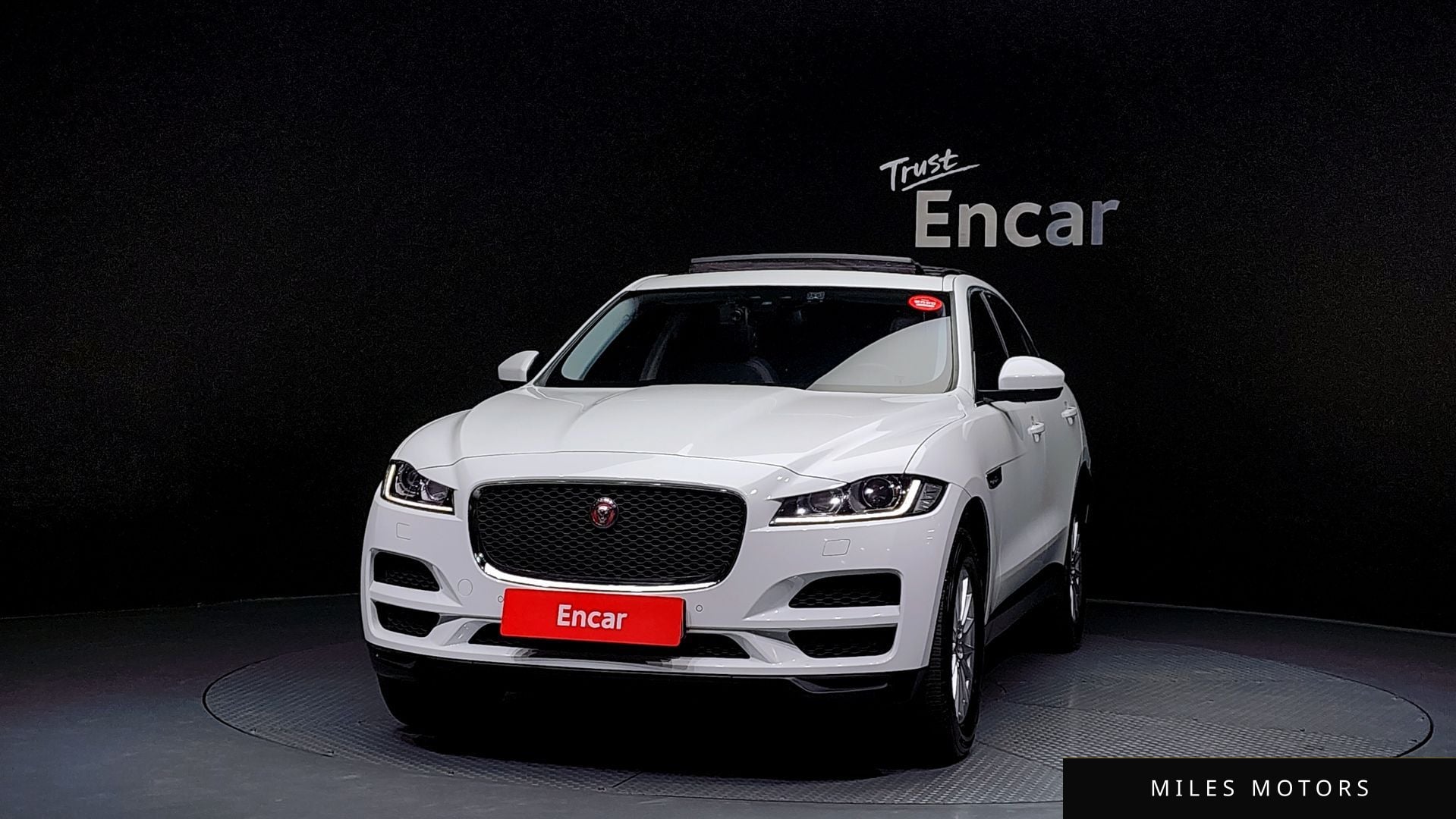Jaguar F-PACE 2018 — миниатюра 3