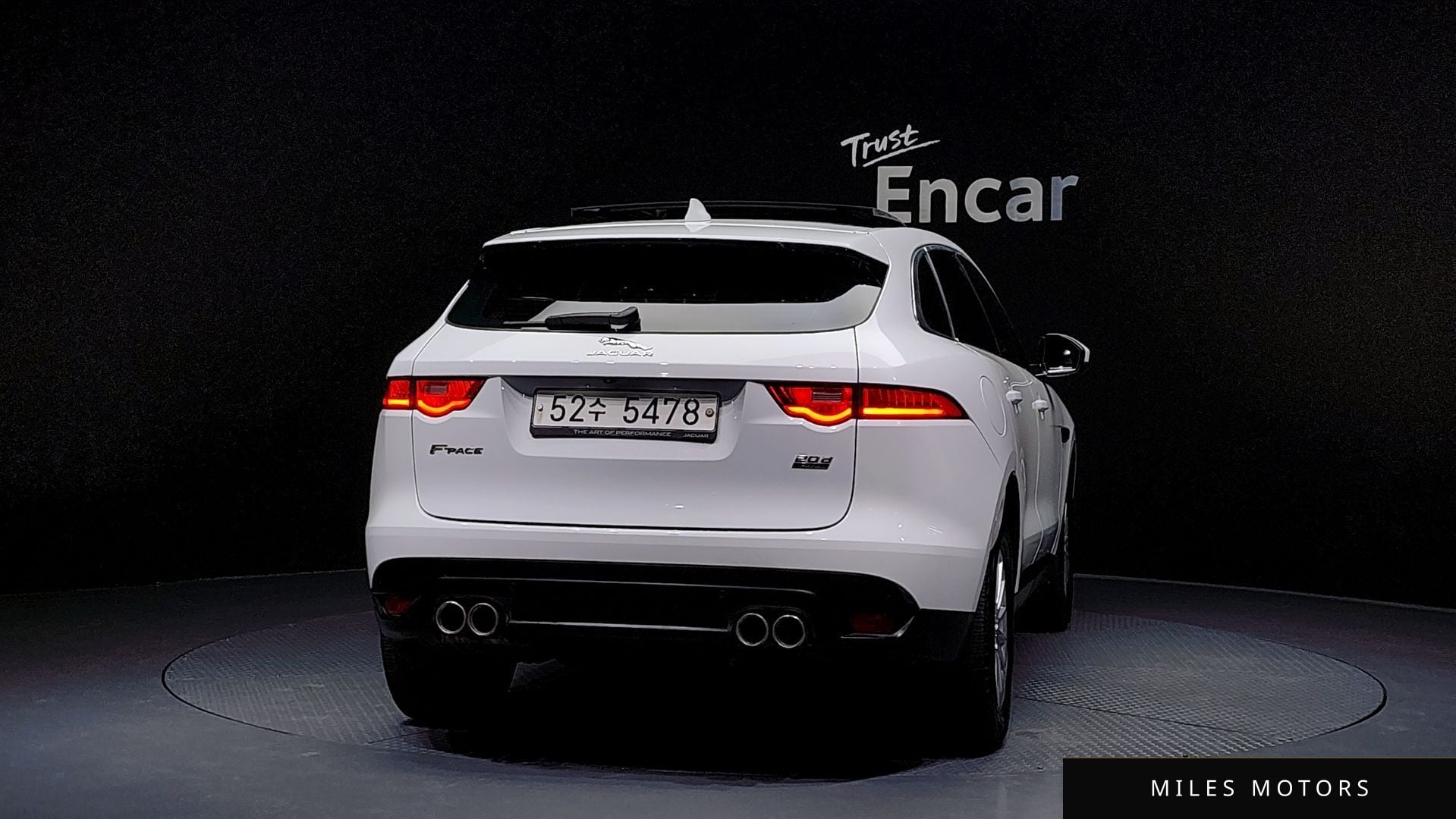 Jaguar F-PACE 2018 — миниатюра 4