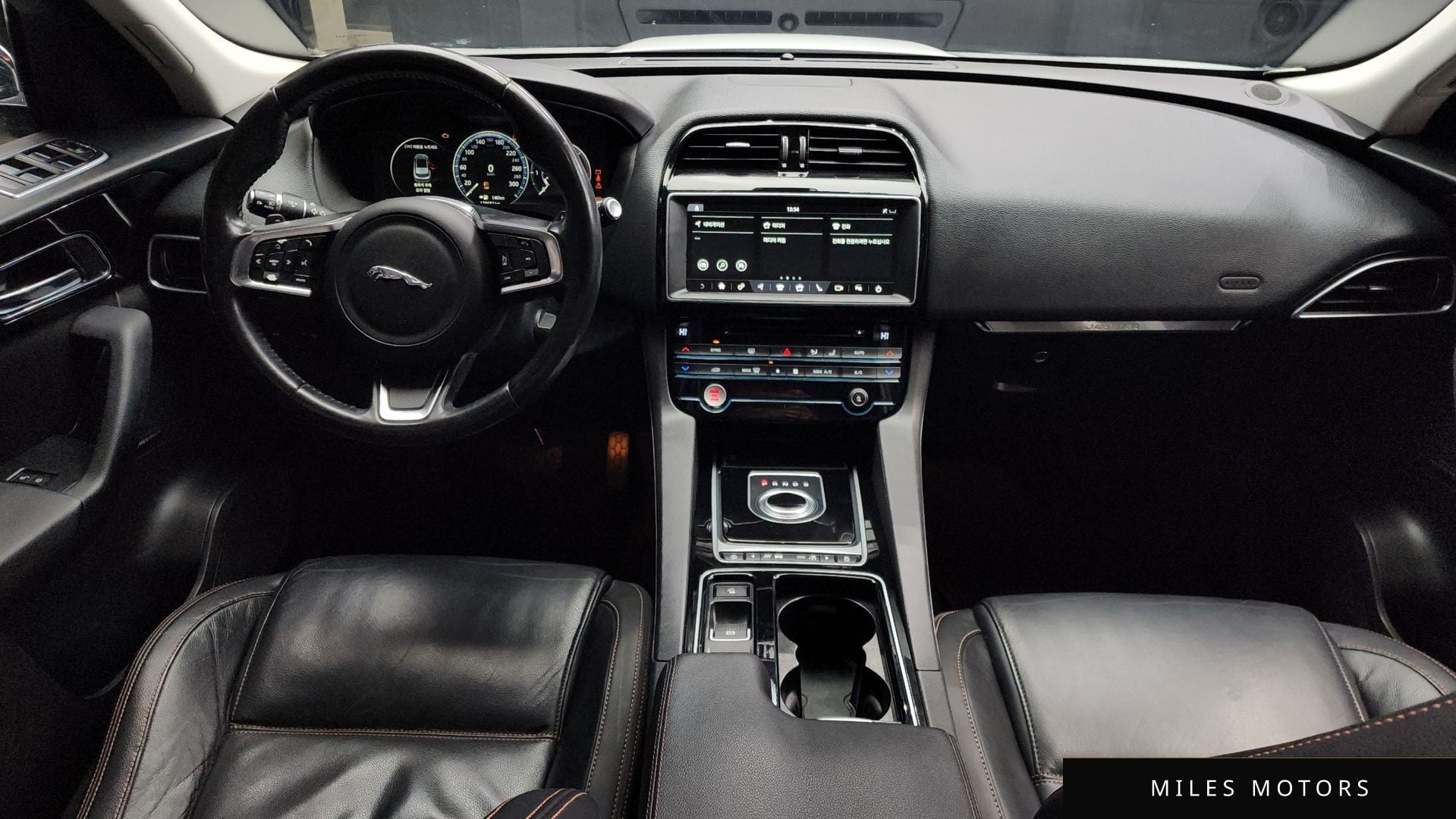 Jaguar F-PACE 2018 — миниатюра 7