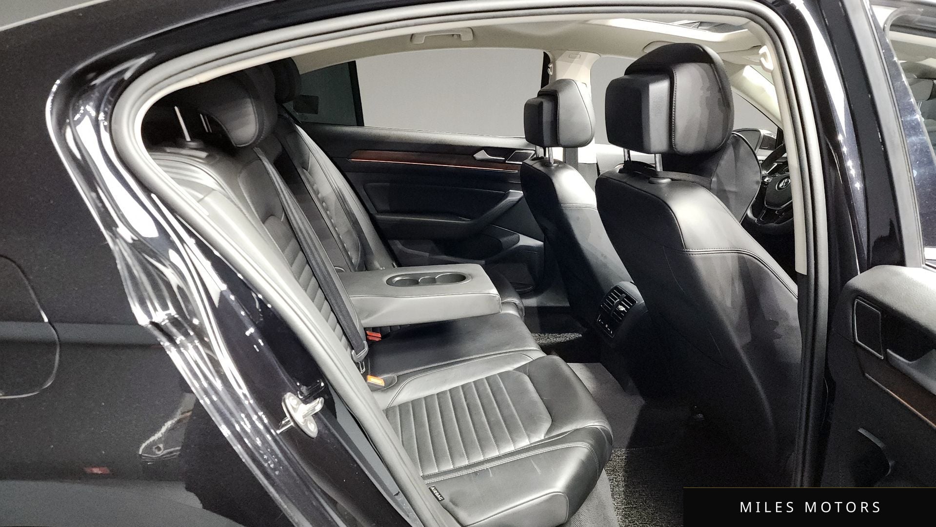 Volkswagen Passat 2018 — миниатюра 12