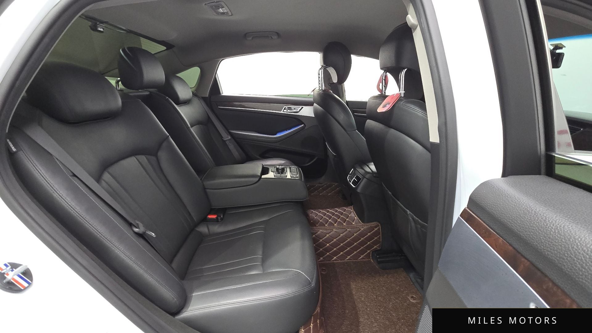 Hyundai Genesis 2016 — миниатюра 12