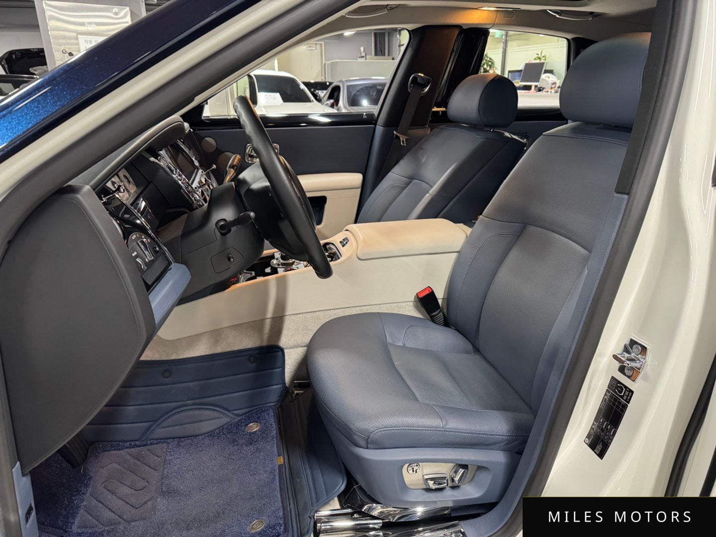 Rolls-Royce Ghost 2011 — миниатюра 7