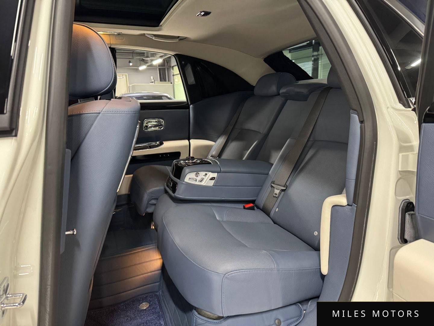 Rolls-Royce Ghost 2011 — миниатюра 12