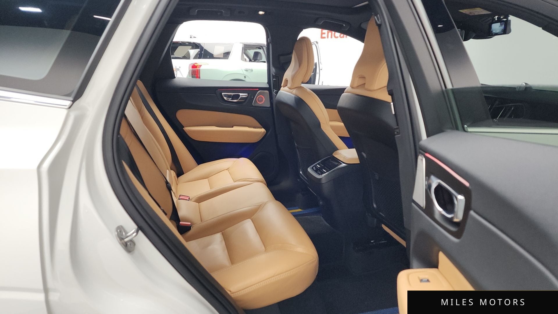 Volvo XC60 2022 — миниатюра 12