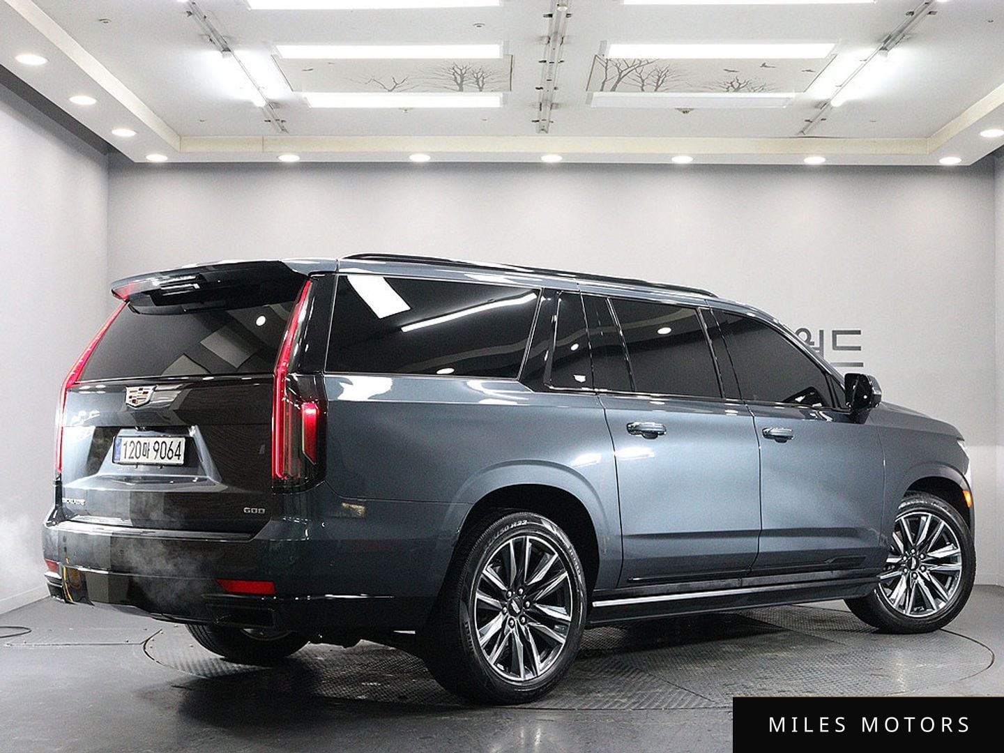Cadillac Escalade 2021 — миниатюра 4