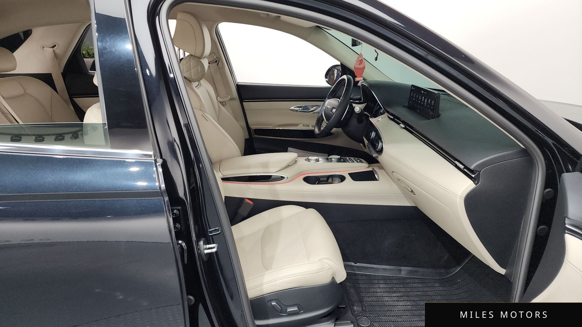 Genesis GV70 2021 — миниатюра 11