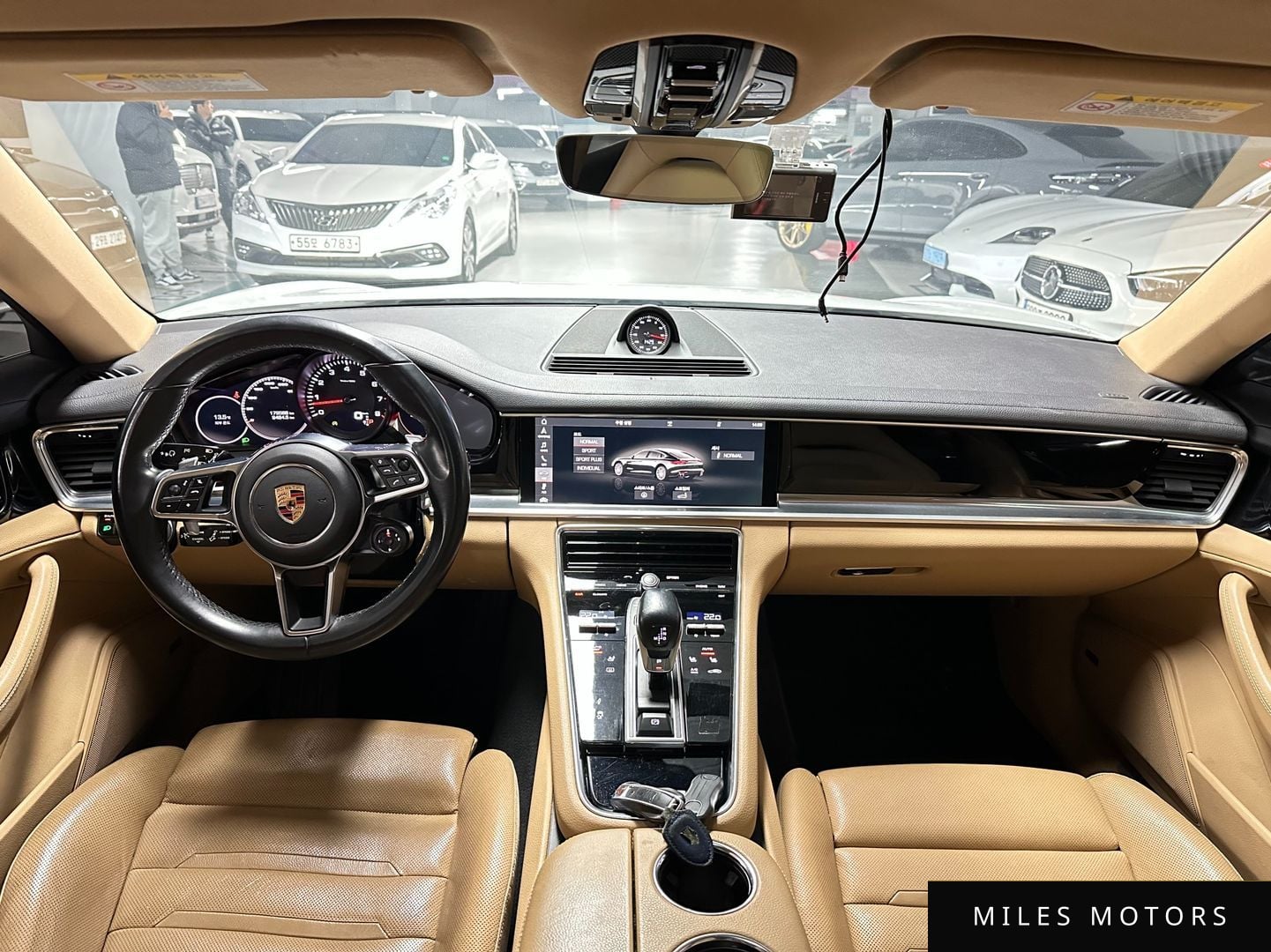 Porsche Panamera 2018 — миниатюра 7