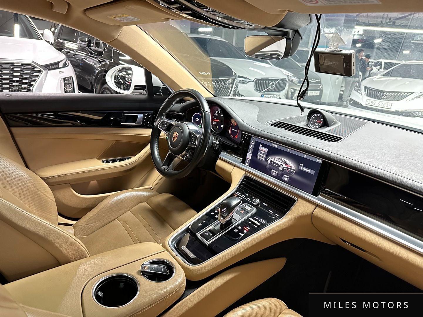 Porsche Panamera 2018 — миниатюра 11
