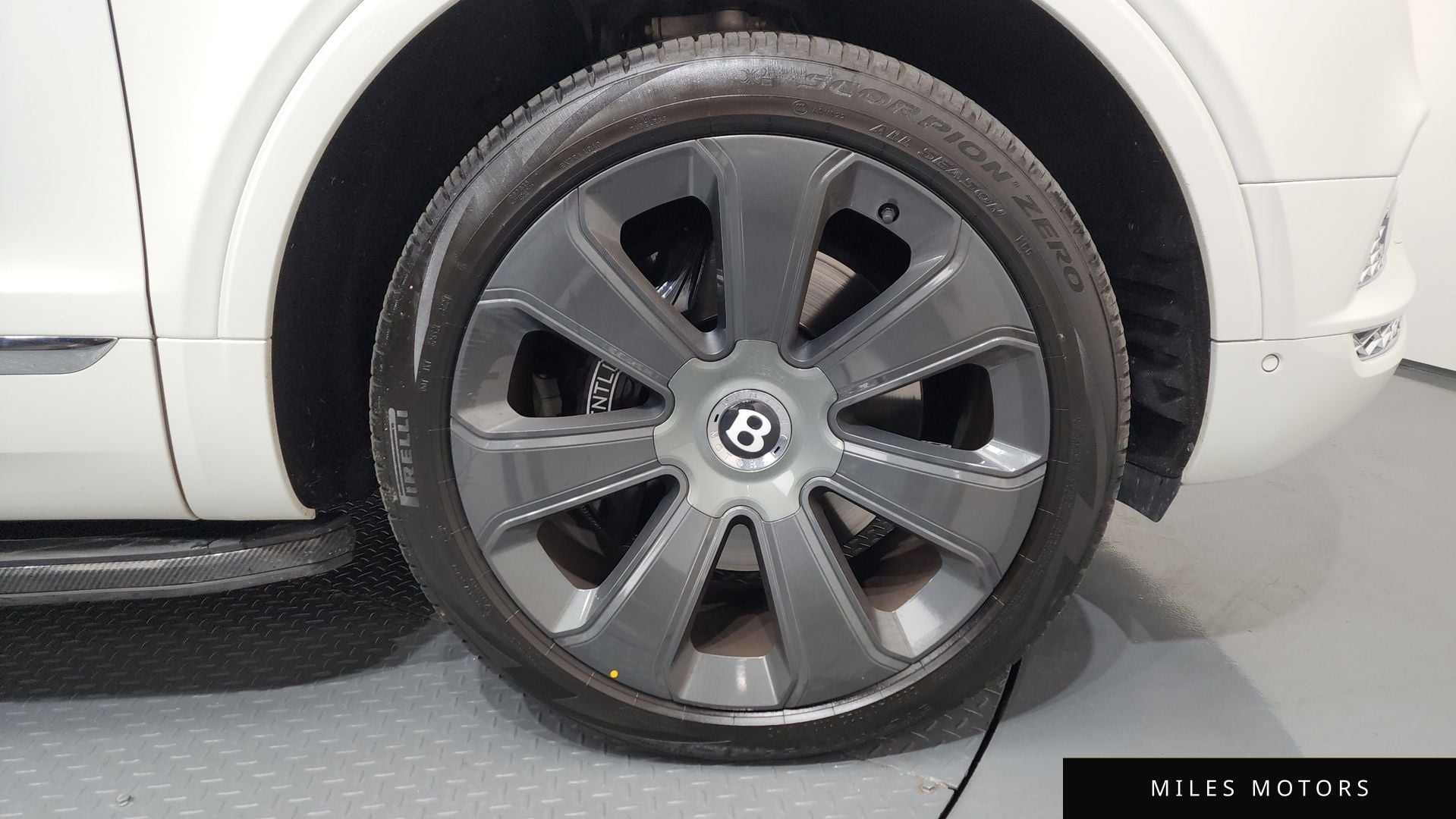 Bentley 벤테이가 2018 — миниатюра 5