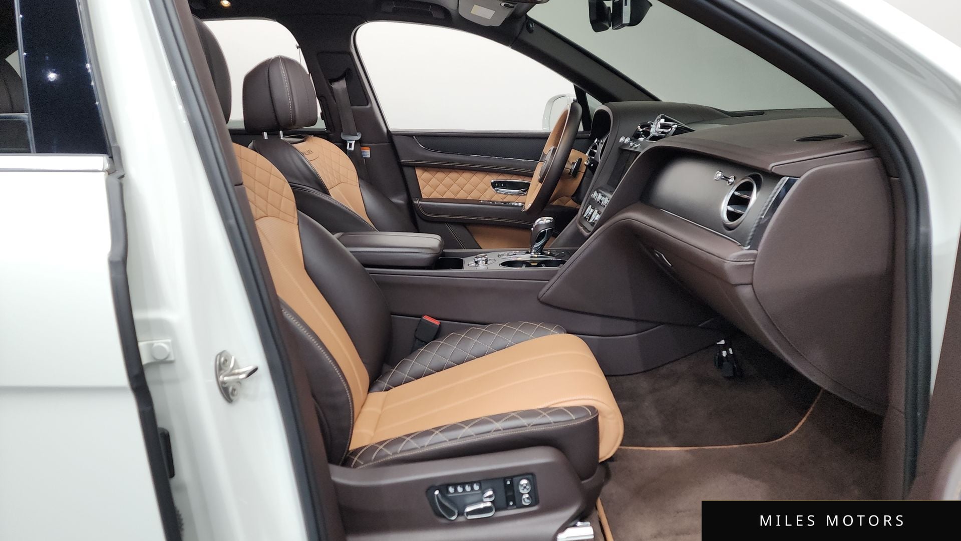 Bentley 벤테이가 2018 — миниатюра 11