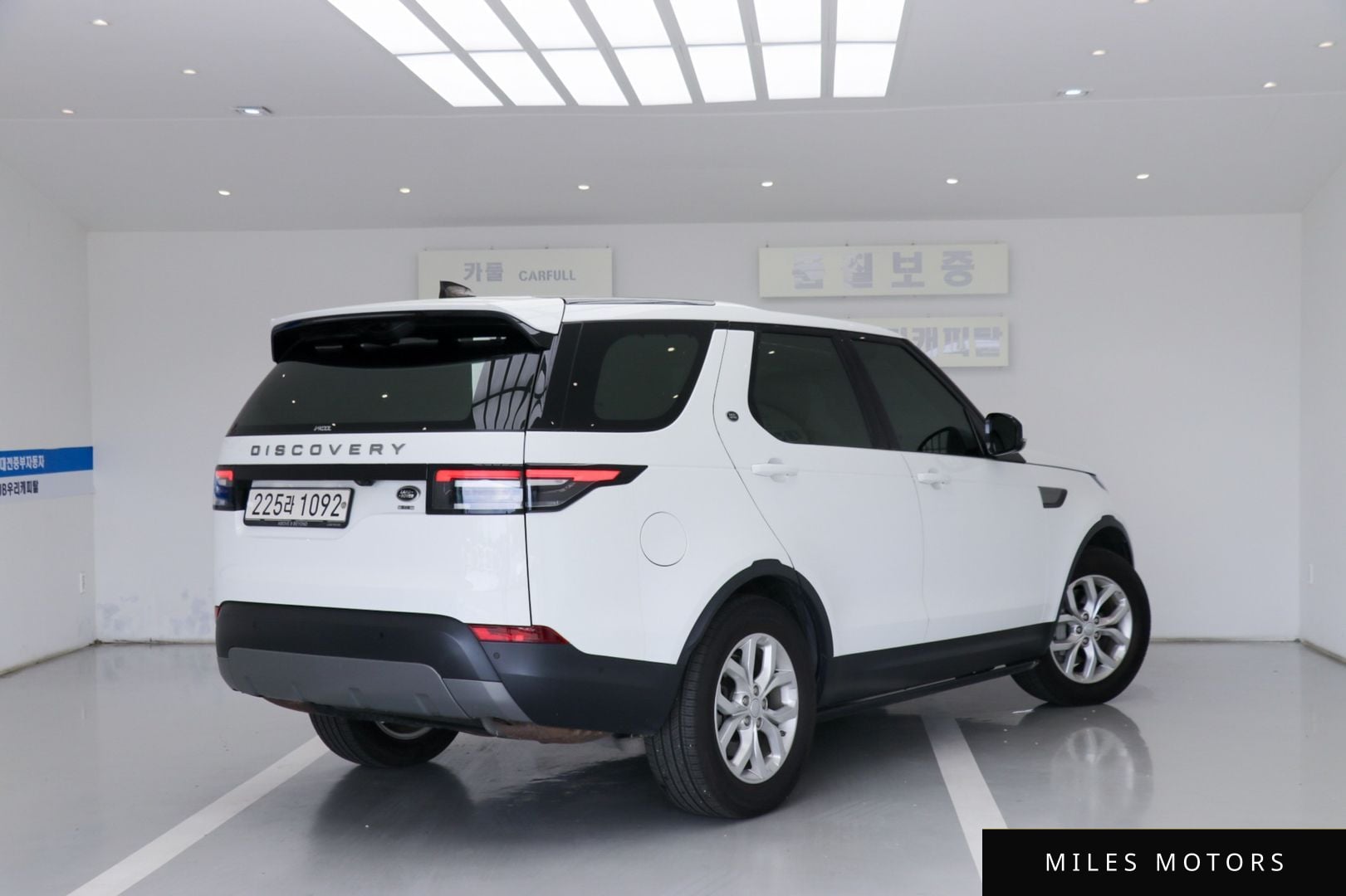 Land Rover Discovery 2019 — миниатюра 2