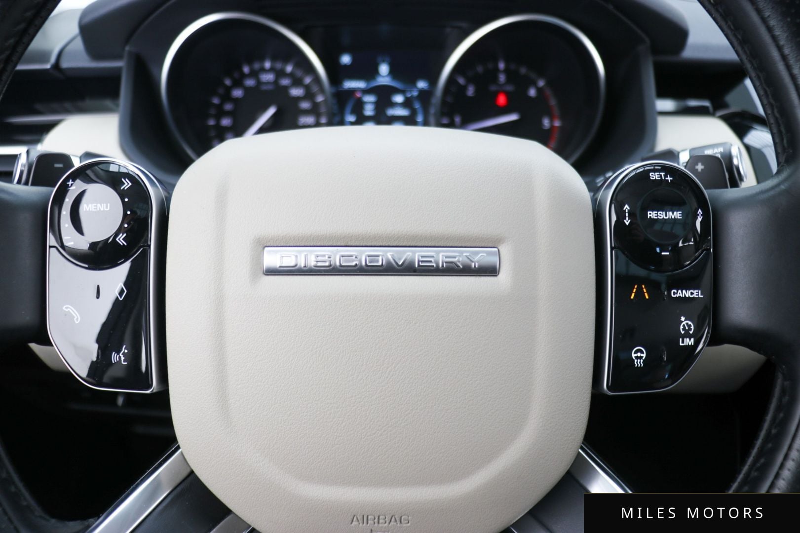 Land Rover Discovery 2019 — миниатюра 10