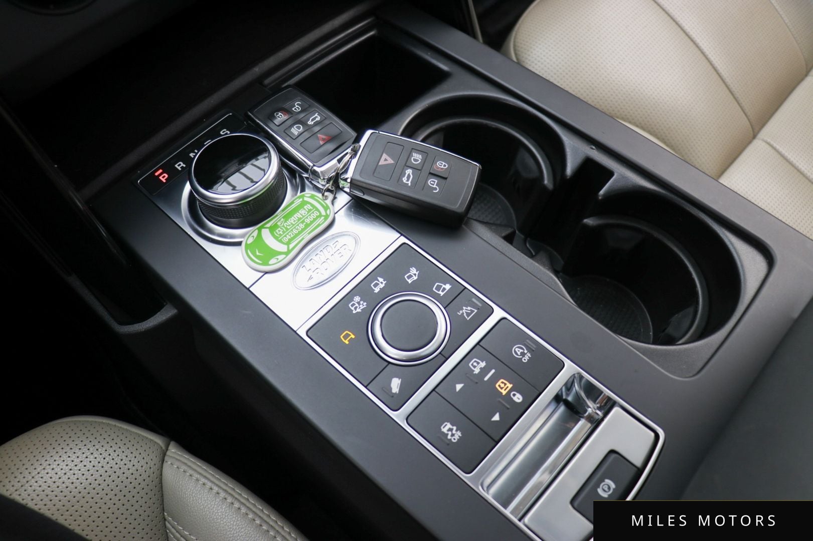 Land Rover Discovery 2019 — миниатюра 12