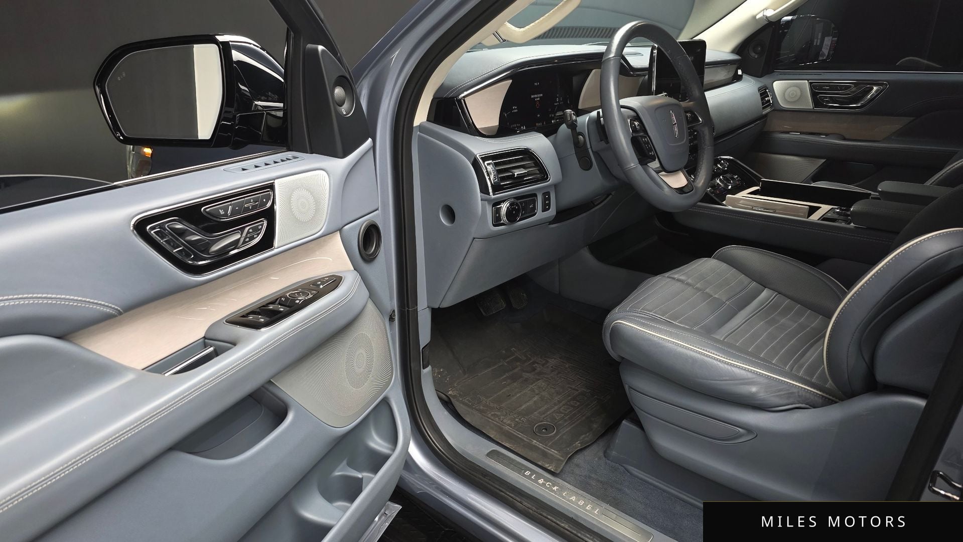 Lincoln Navigator 2021 — миниатюра 12