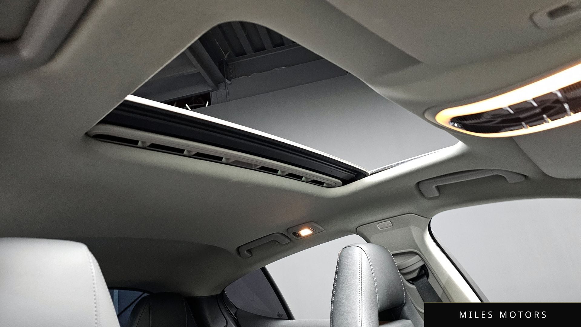 Porsche Panamera 2011 — миниатюра 19