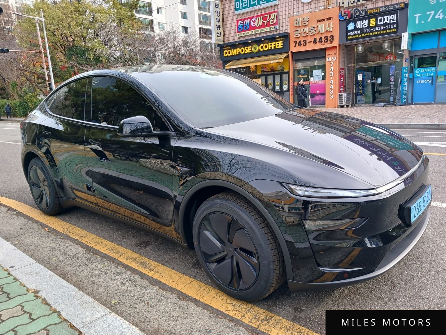 Tesla Model Y 2025 — миниатюра 3