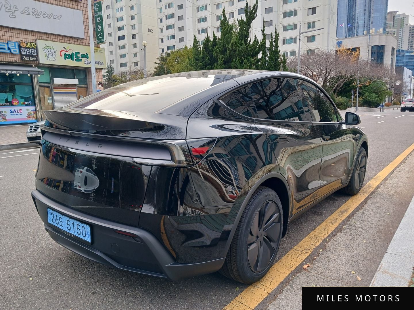 Tesla Model Y 2025 — миниатюра 6
