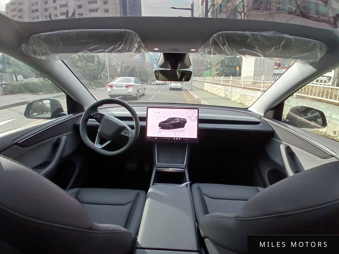 Tesla Model Y 2025 — миниатюра 8