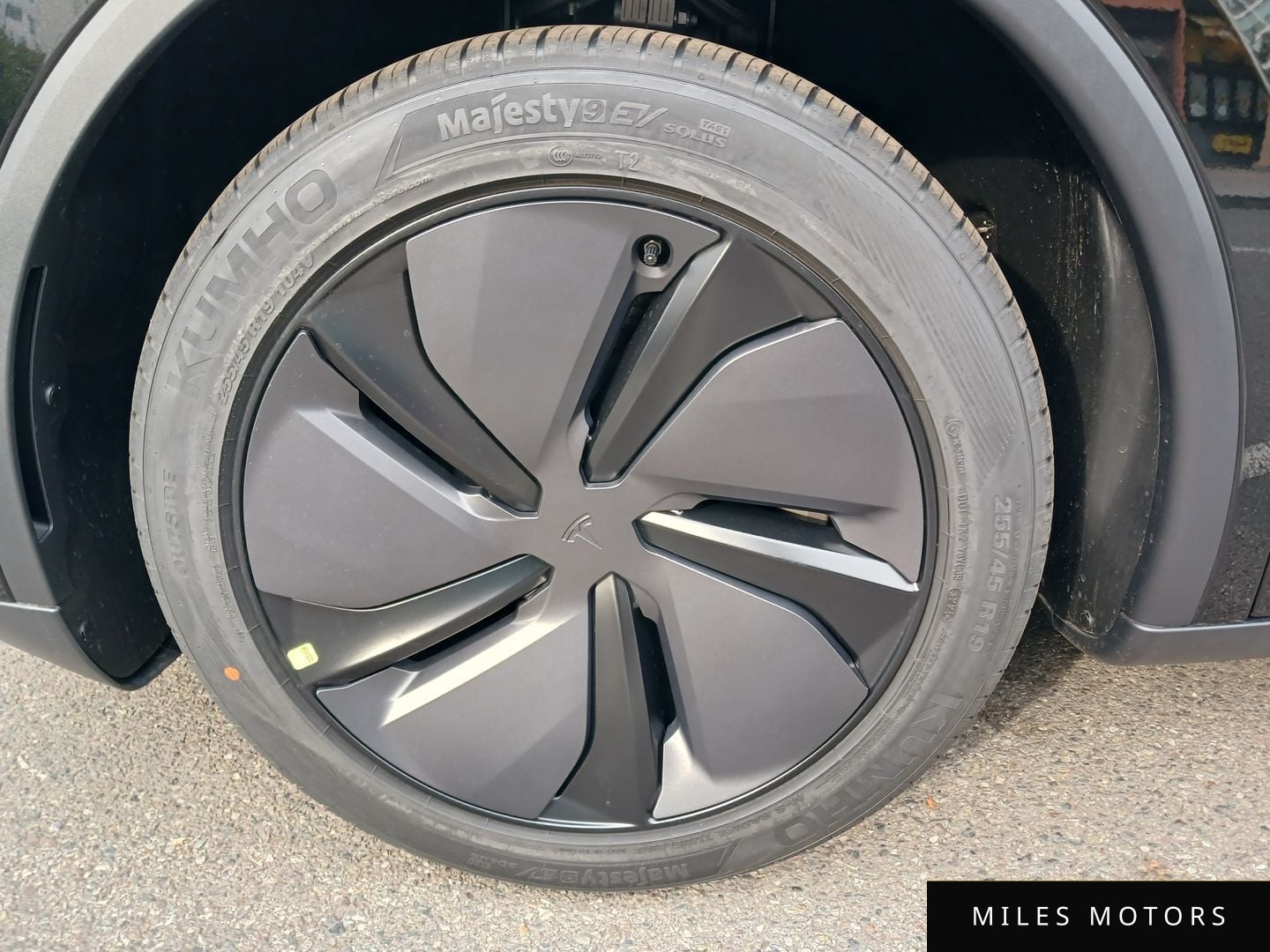 Tesla Model Y 2025 — миниатюра 19