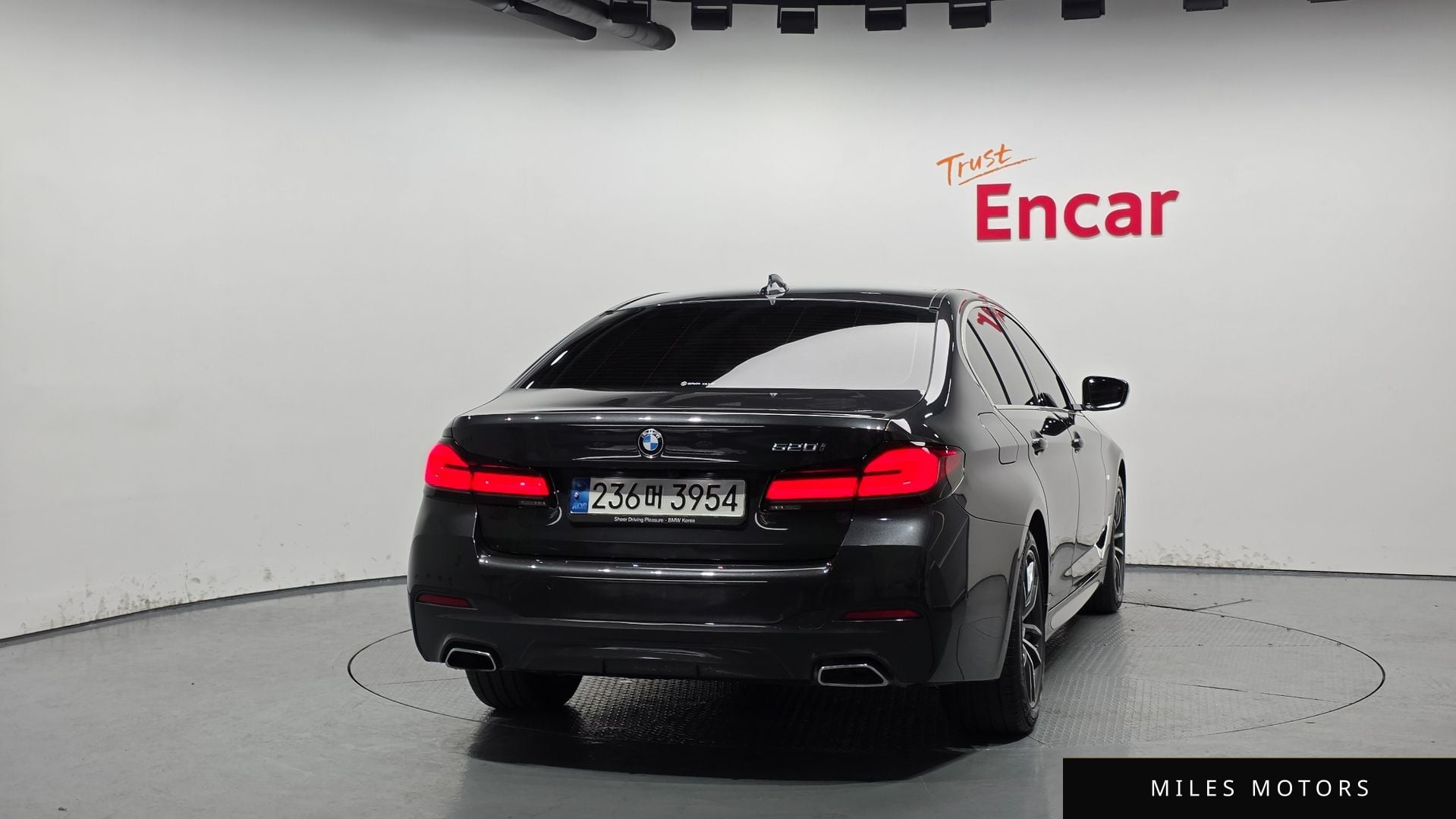 BMW 5 Series (G30) 2022 — миниатюра 4