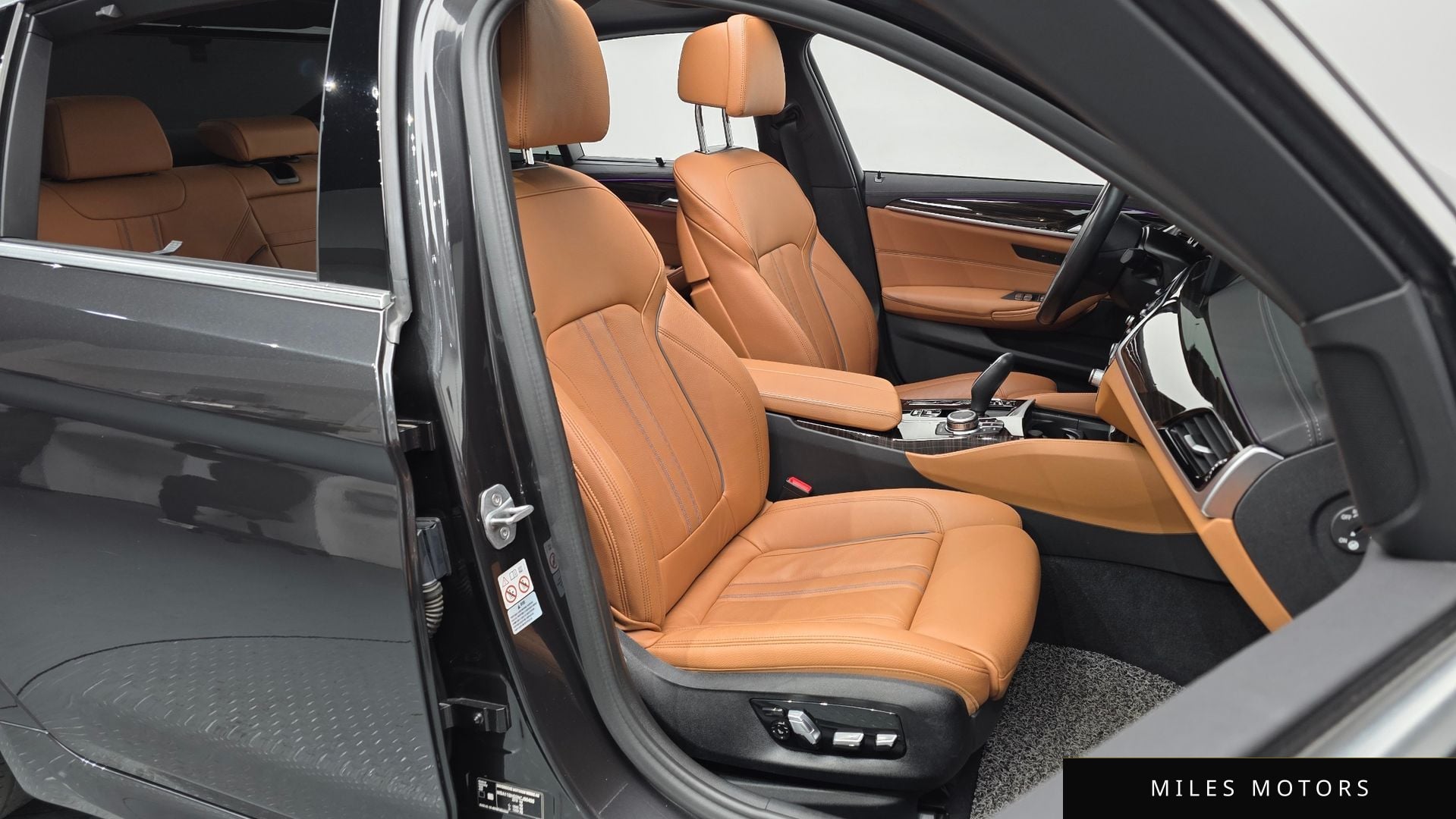 BMW 5 Series (G30) 2022 — миниатюра 10