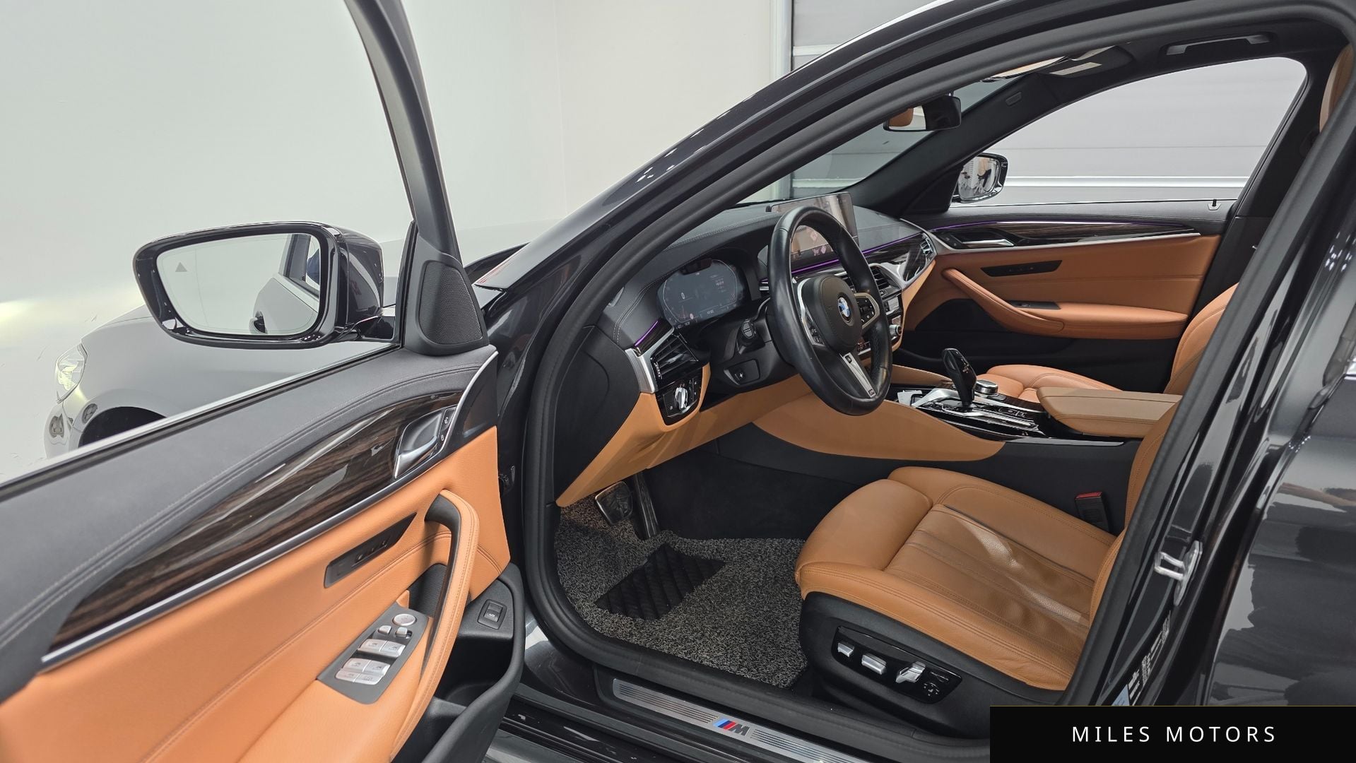 BMW 5 Series (G30) 2022 — миниатюра 11