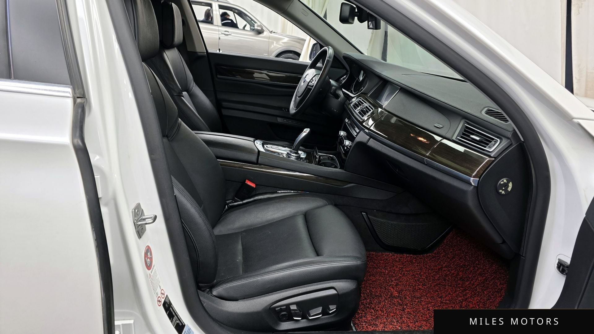 BMW 7 Series (F01) 2014 — миниатюра 11