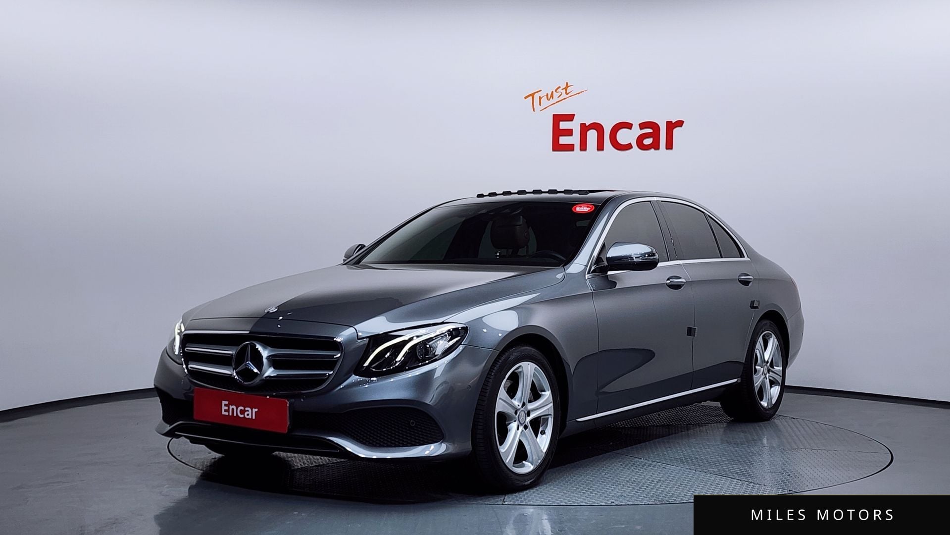 Mercedes-Benz E-Class W213 2017 — фото 1 из 12