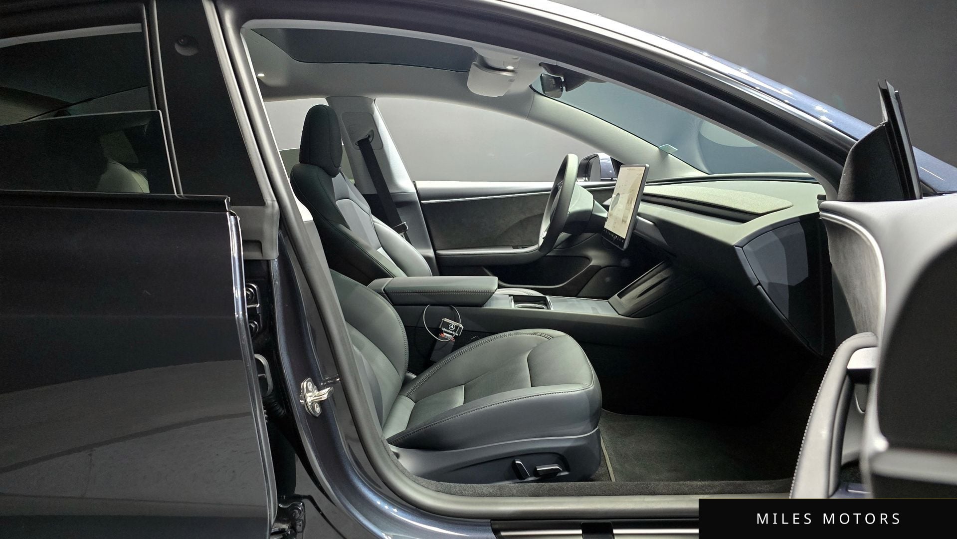 Tesla Model 3 2024 — миниатюра 10