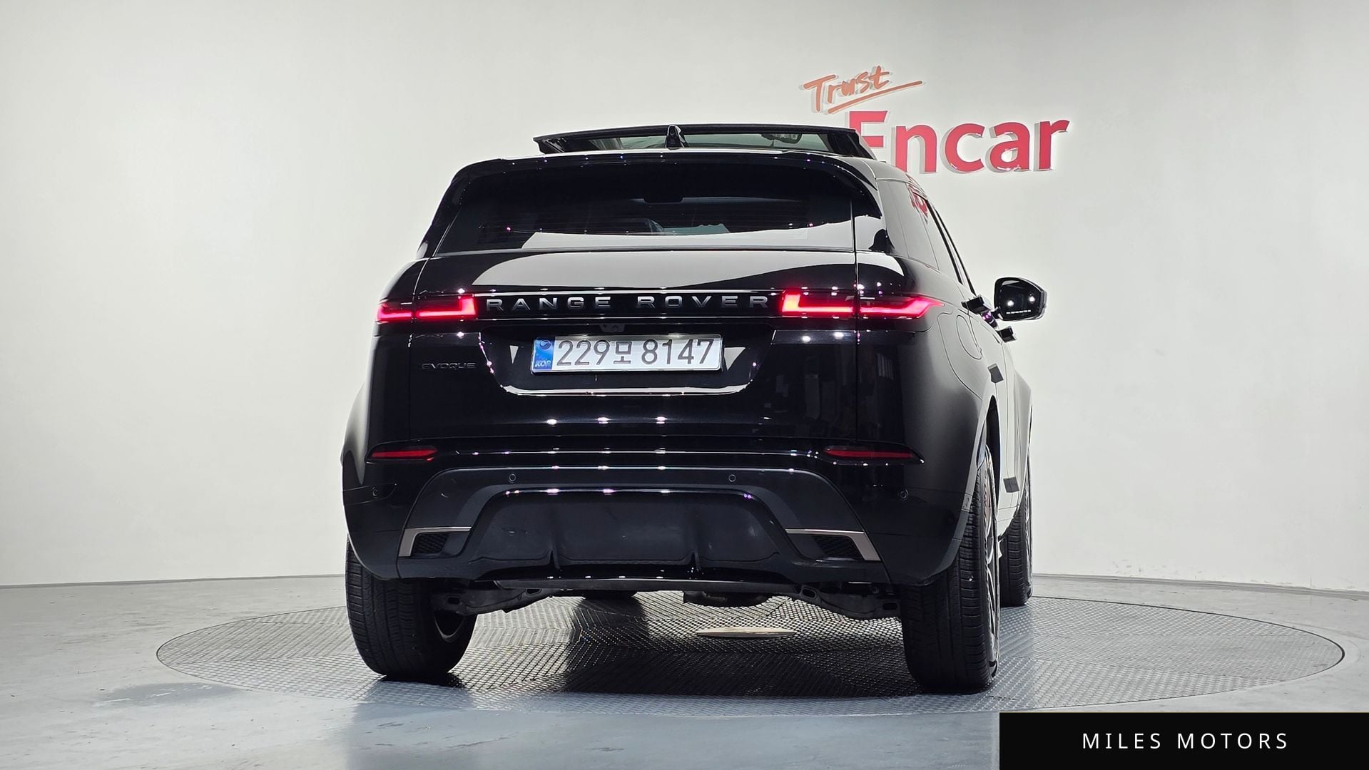 Land Rover 레인지로버 이보크 2025 — миниатюра 3