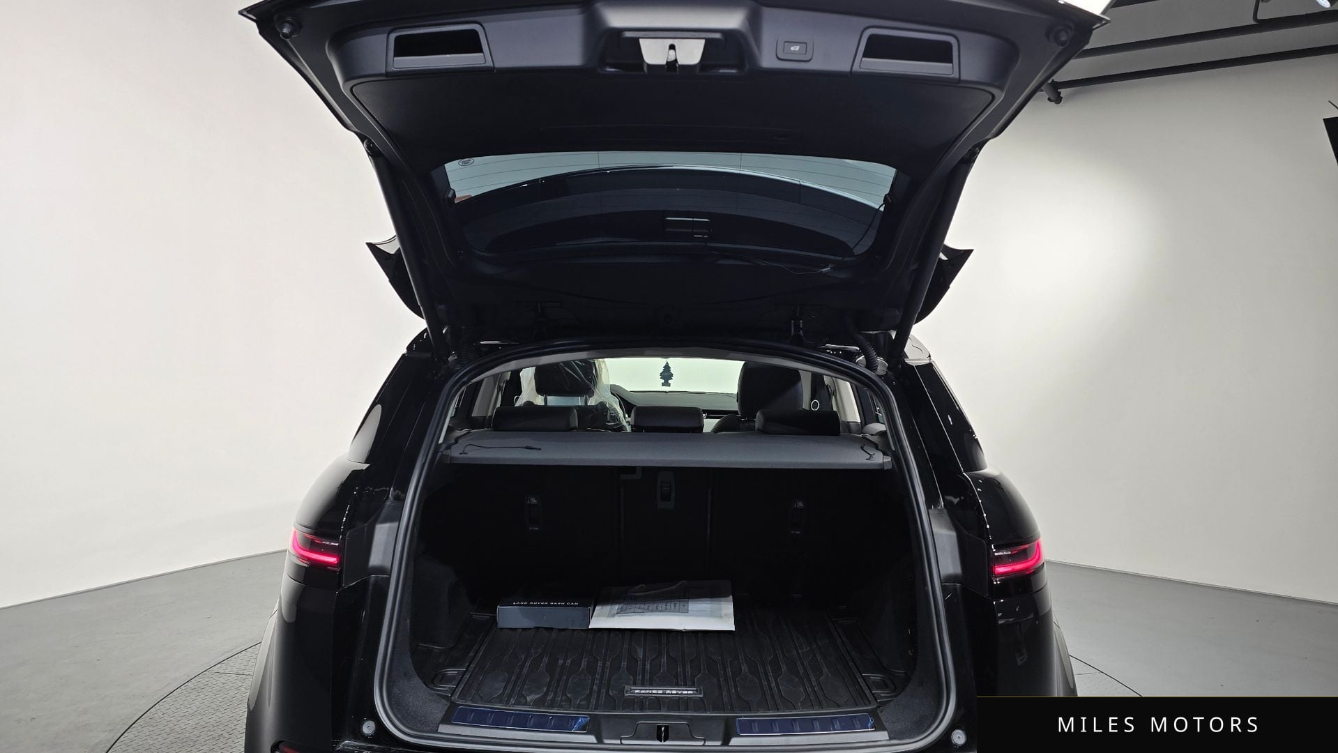Land Rover 레인지로버 이보크 2025 — миниатюра 20