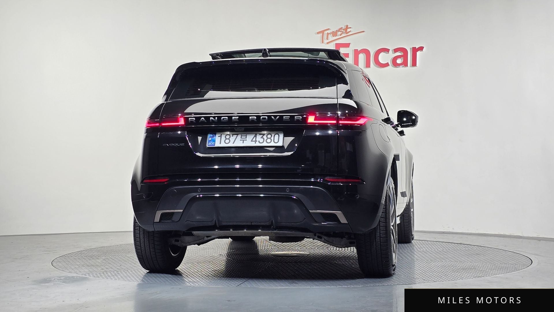 Land Rover 레인지로버 이보크 2024 — миниатюра 3
