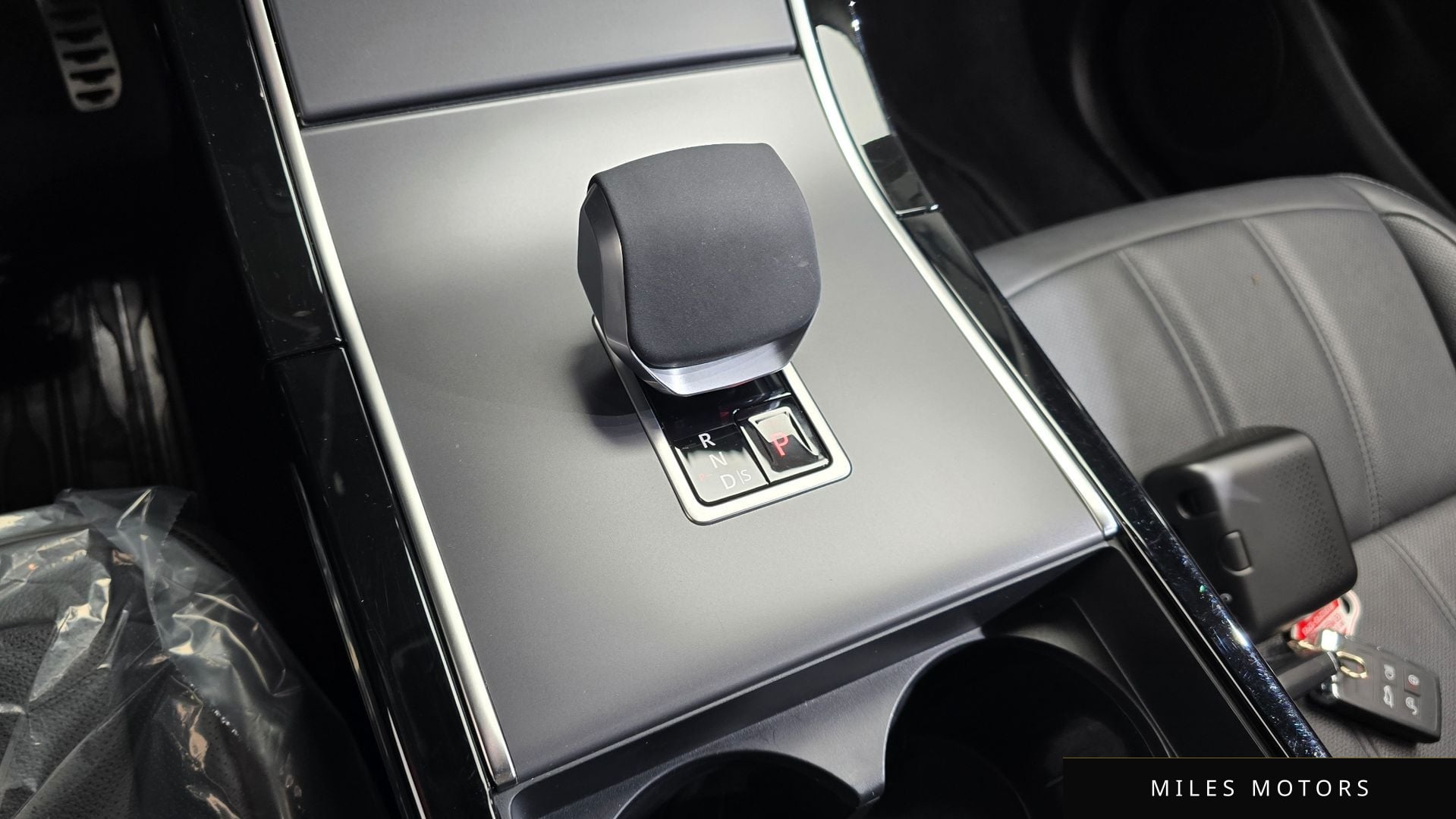 Land Rover 레인지로버 이보크 2024 — миниатюра 8