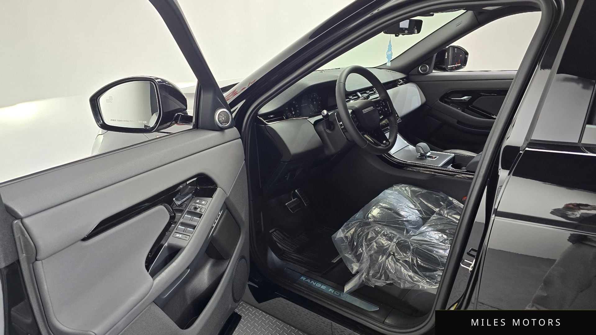 Land Rover 레인지로버 이보크 2024 — миниатюра 9
