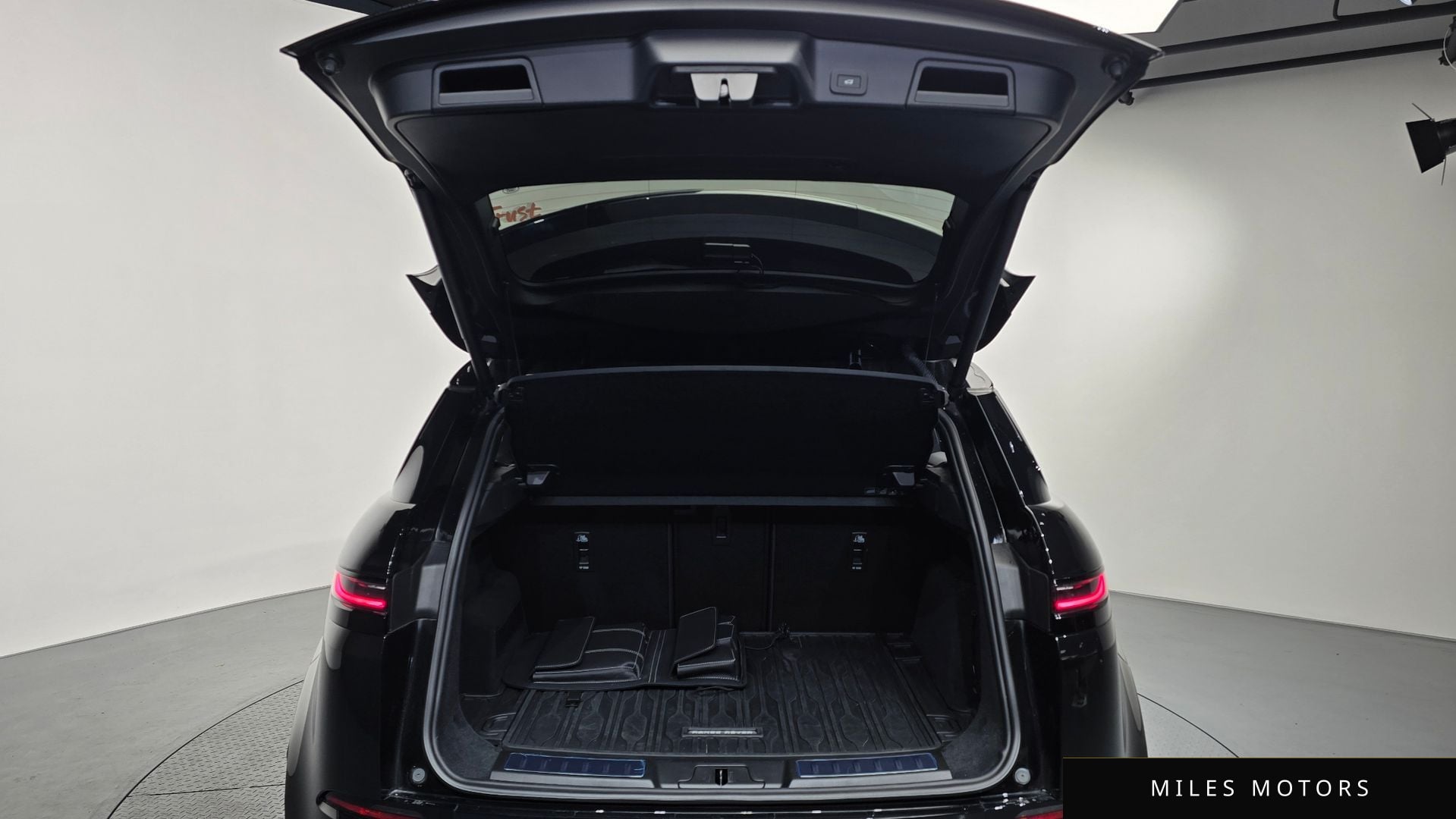 Land Rover 레인지로버 이보크 2024 — миниатюра 20