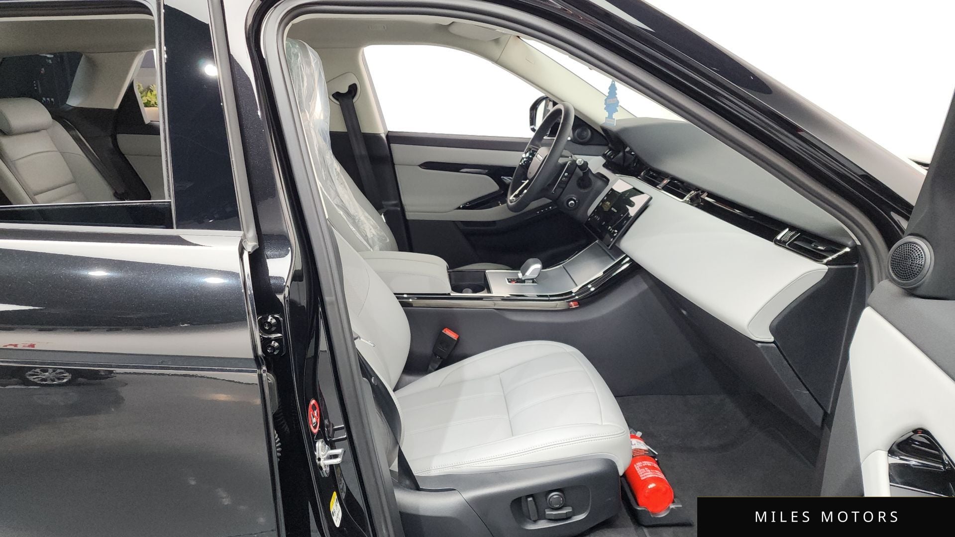 Land Rover 레인지로버 이보크 2025 — миниатюра 11