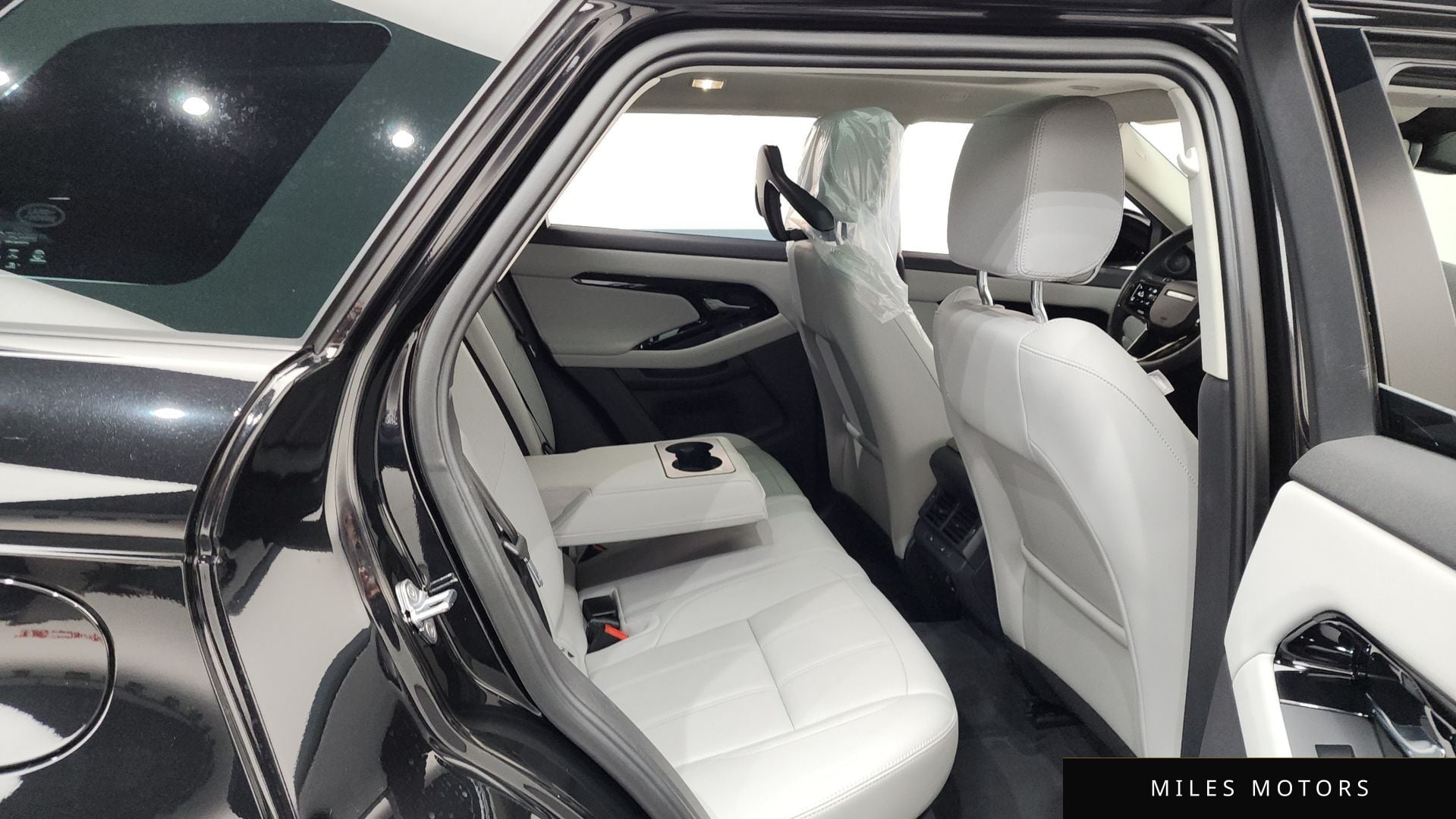 Land Rover 레인지로버 이보크 2025 — миниатюра 12